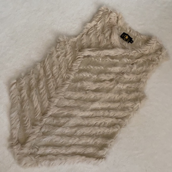 Metric Knits | Fur Collection Rabbit Fur Open Front Waterfall Vest Cream (S) - Picture 5 of 16